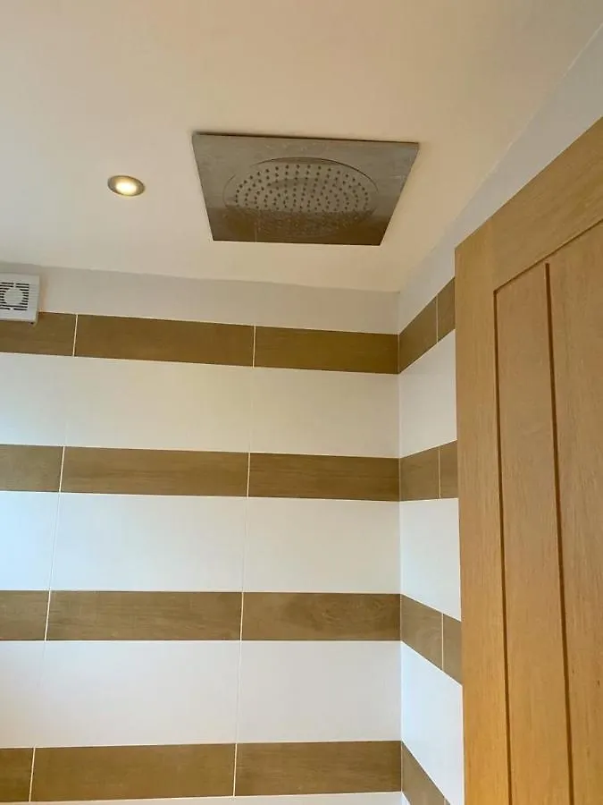 Bevendean Beach Hut - Modern 5 Bedroom House, With Parking Hove Hébergement de vacances