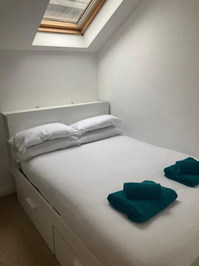 Hébergement de vacances Bevendean Beach Hut - Modern 5 Bedroom House, With Parking Hove Royaume-Uni